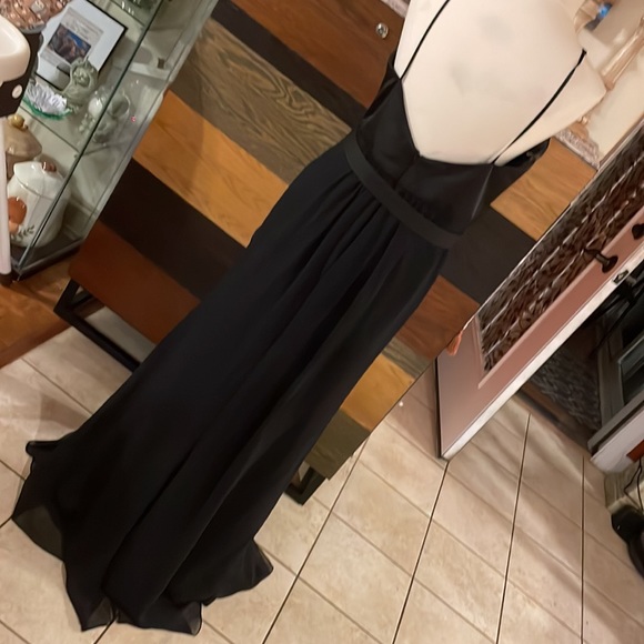 Size 12 Vera Wang gown - Picture 5 of 6